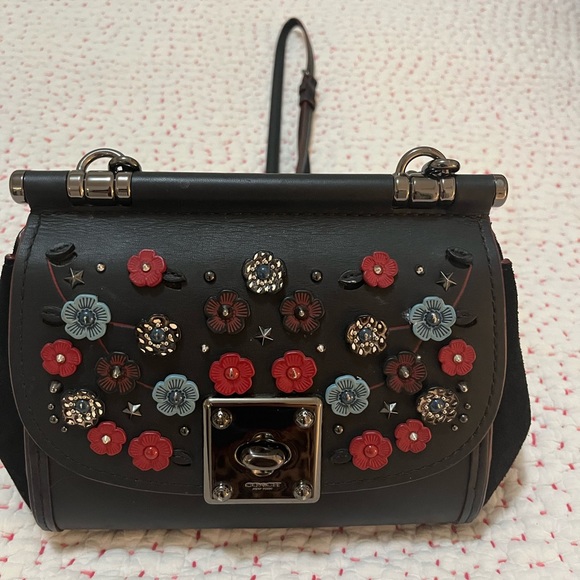 Meet your Posher, Nancy - Picture 4 of 11